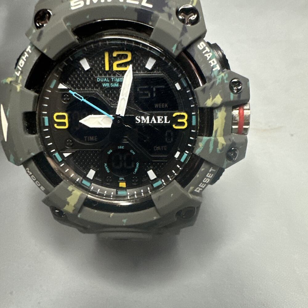 SMAEL Men Sport Watch Big Case Camouflage Green Wristwatch (Needs Battery)
